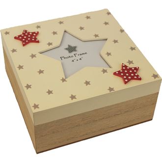Wooden box with a star D0415