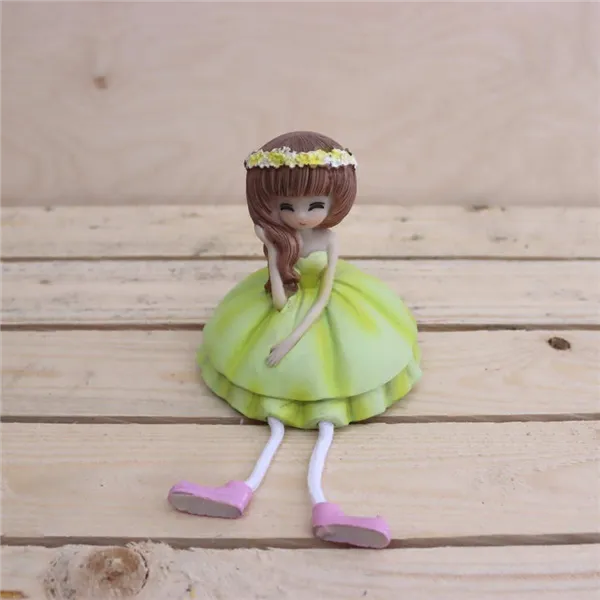 Decoration girl yellow 371258-02