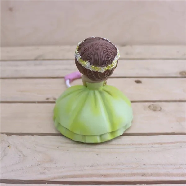 Decoration girl yellow 371258-02