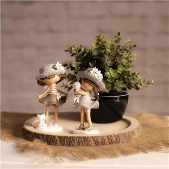 Little girl figure X4731