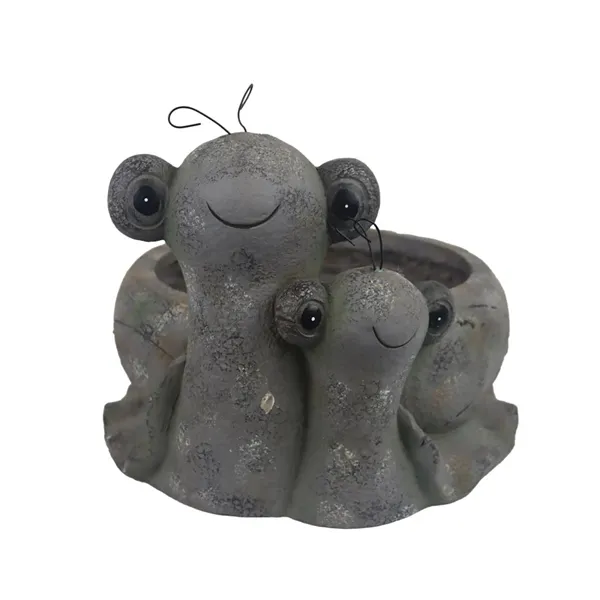 Plant pot snail X5639